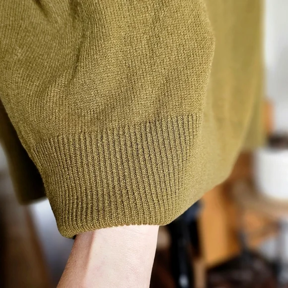 KHAITE Elsia Oversize Cashmere Polo Sweater - Picture 4 of 10